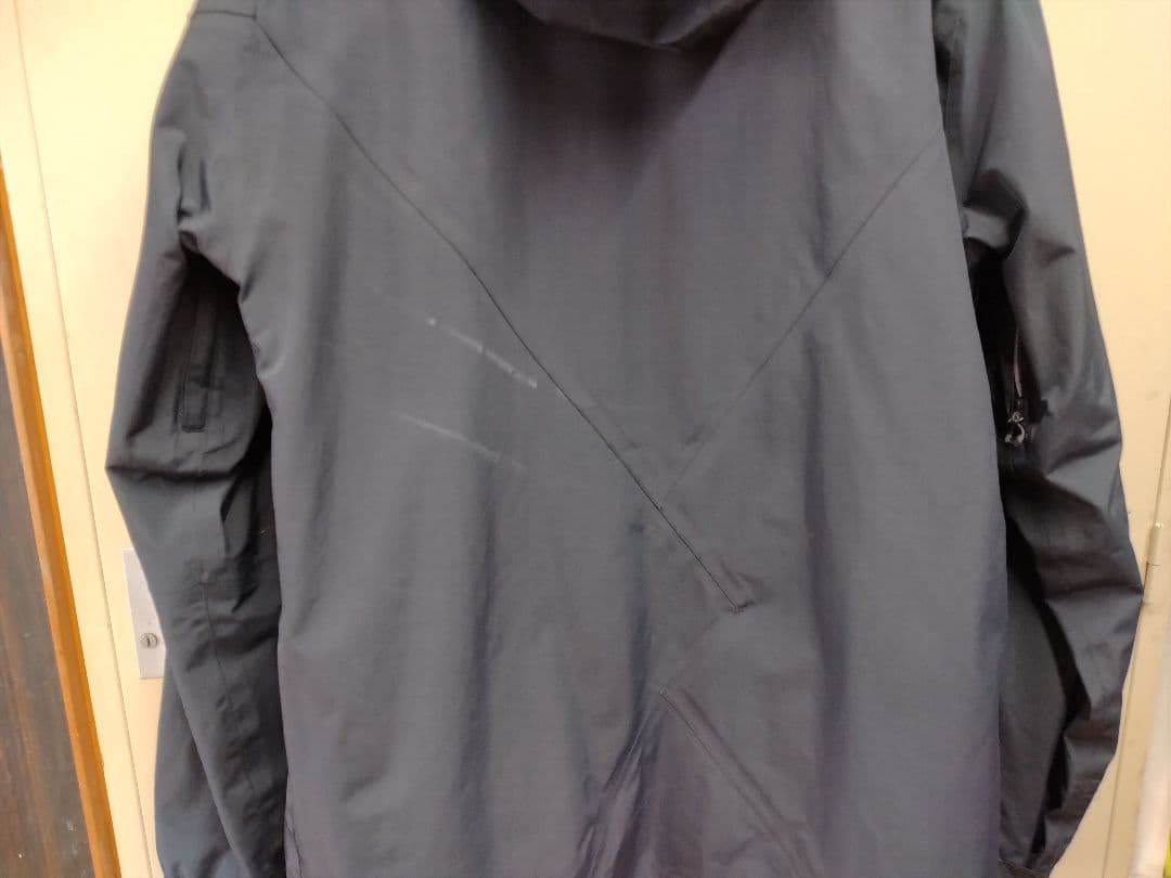 VOLCOM GORE-TEX ブラックジャケット　希少XLサイズ中古品ボルコム