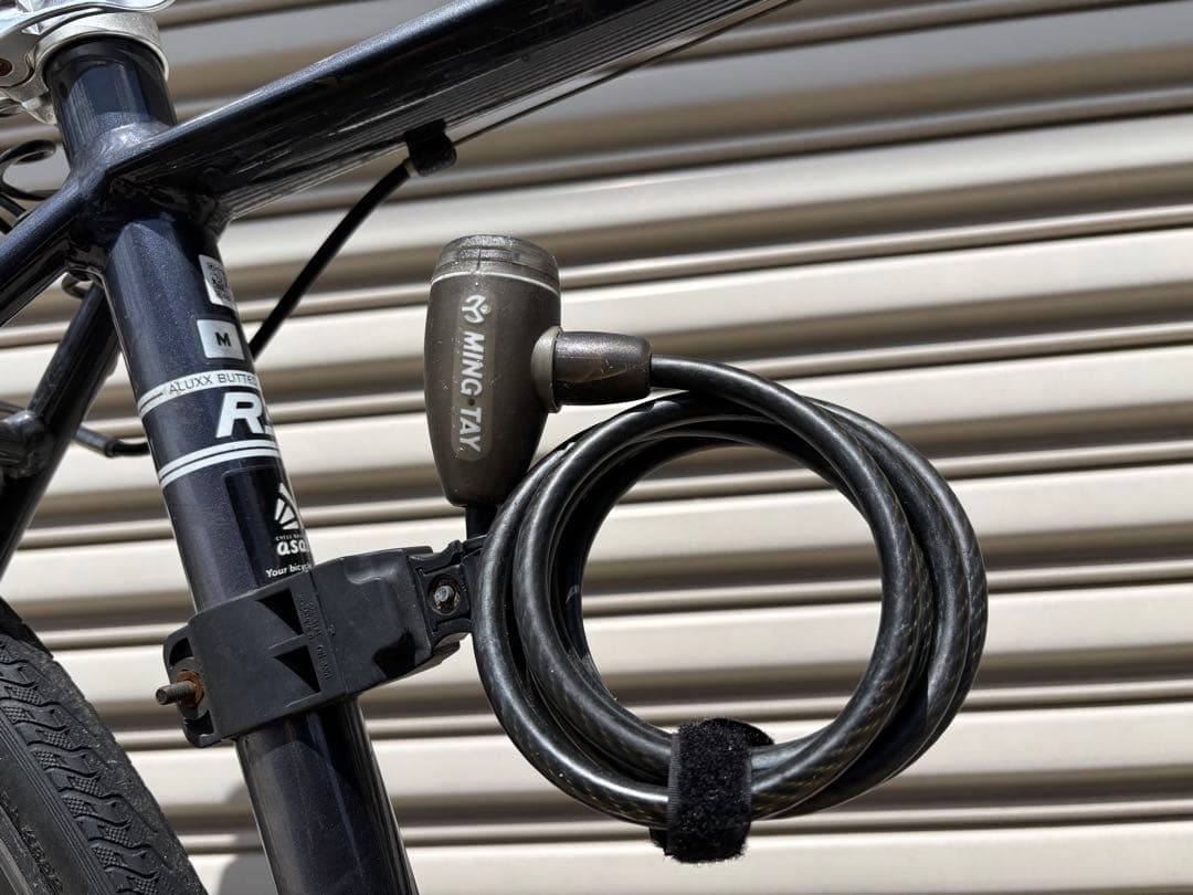 GIANTクロスバイク19ESCAPE R3鍵付きサドルロック付き 空気入れ付き