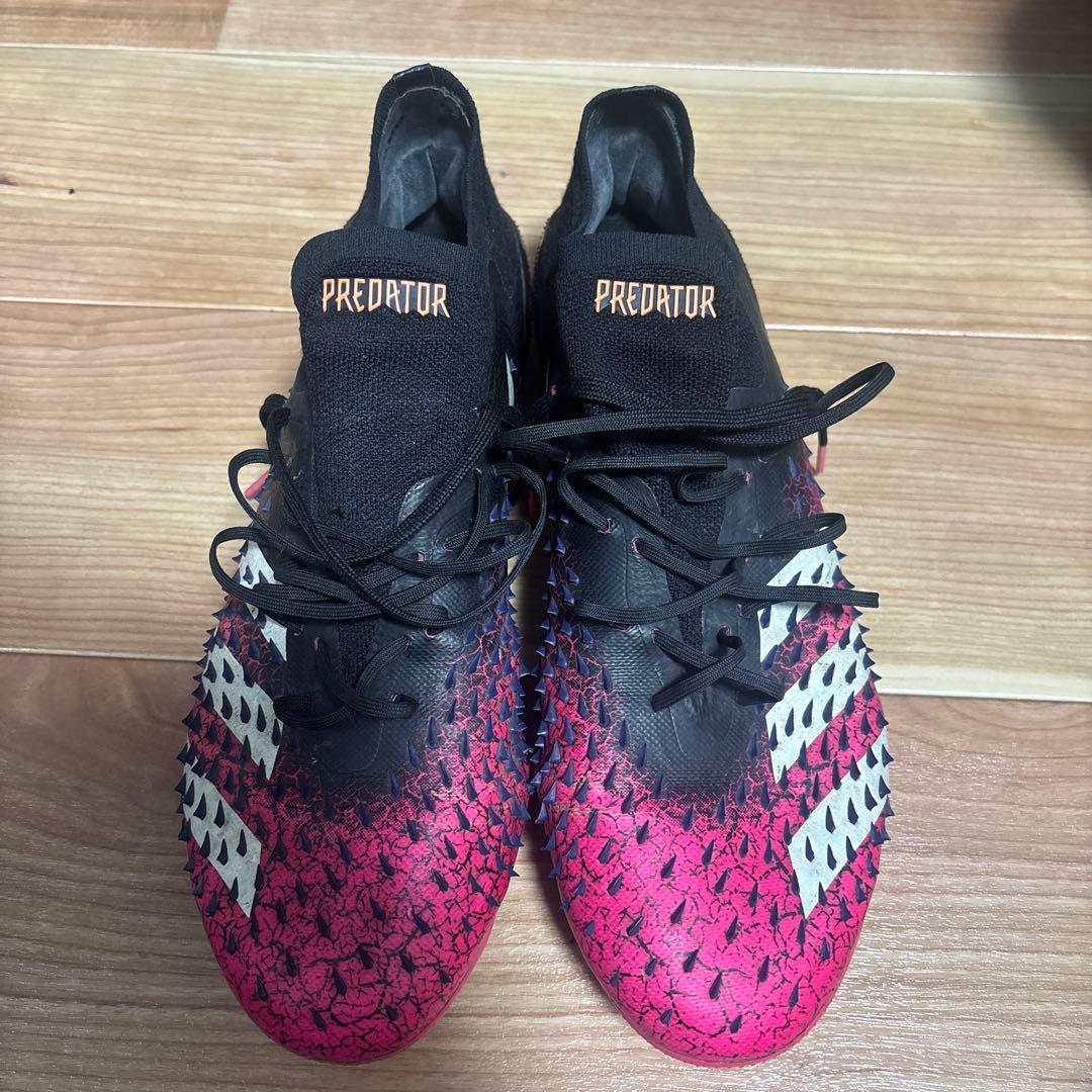 アディダスサッカースパイク28