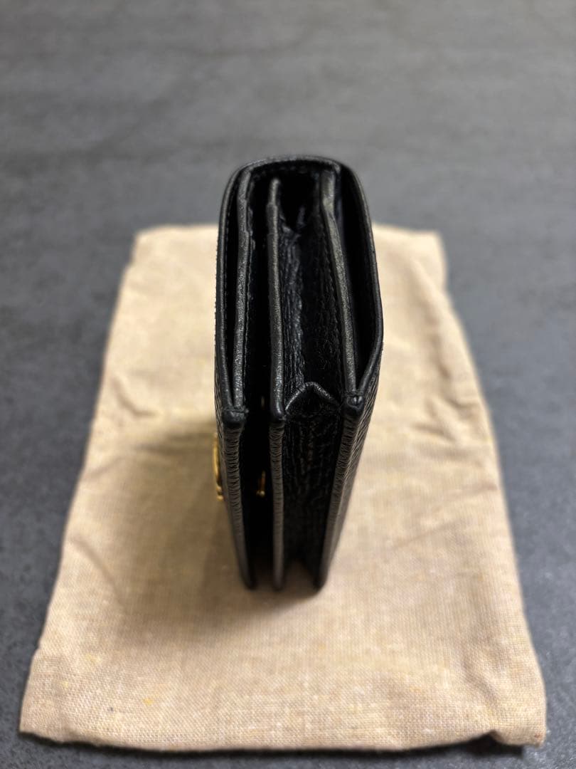 『ちい』『美品』GUCCI 黒 レザー 二つ折り財布 保存袋付き