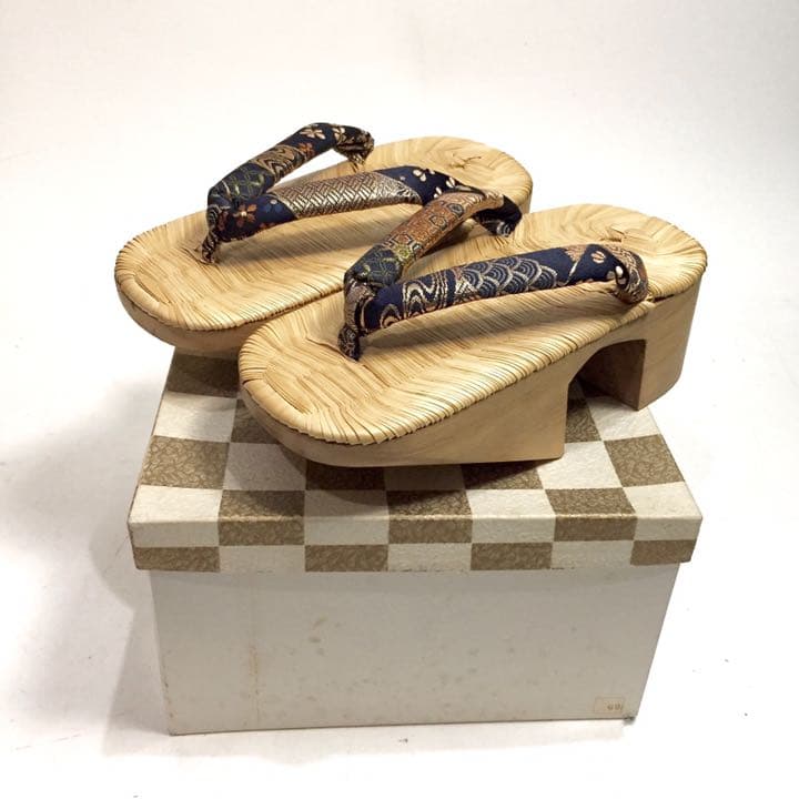 男児5歳用　本畳のめり下駄