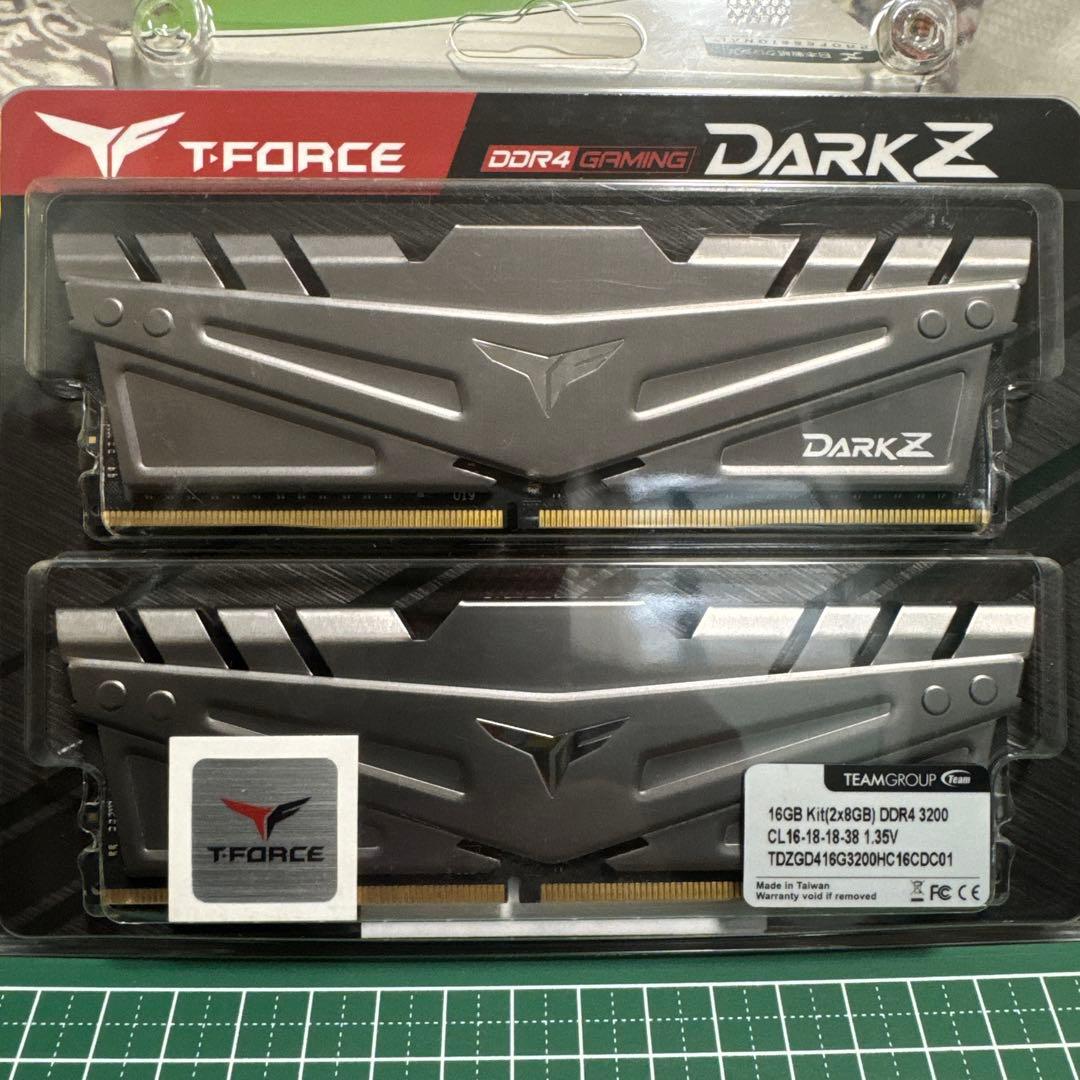 メモリー TEAMGROUP DARK Z 8GB DDR4 3200MHz 16GB