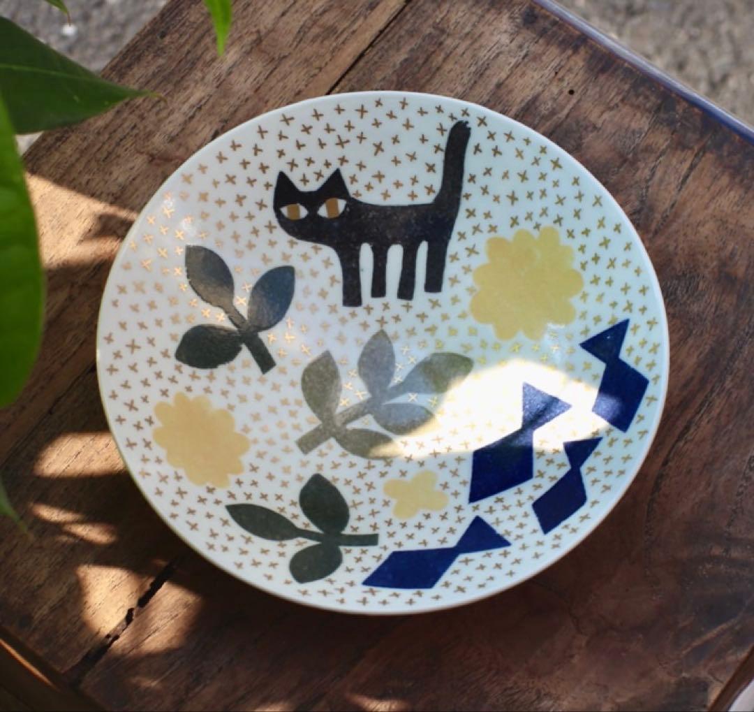 作家　飯野夏実　猫と魚の絵皿　金彩,和紙染め　StudioKarakusa