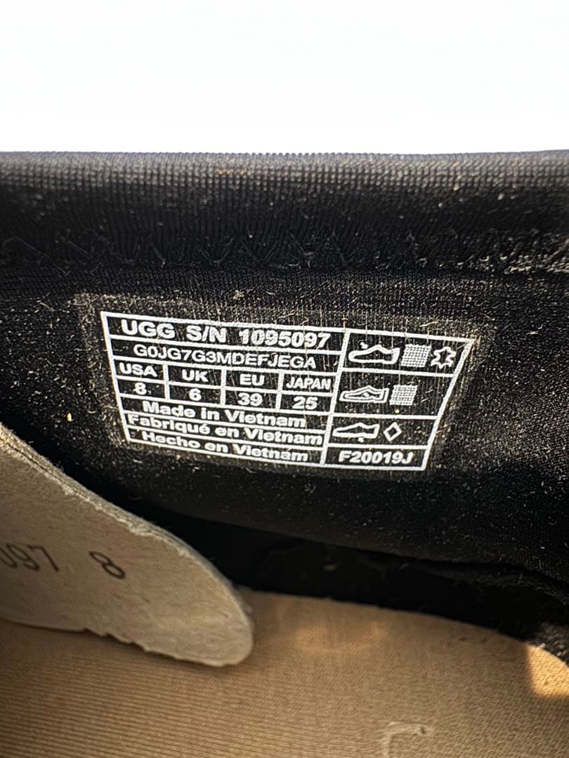 UGG アグ　ブラック スニーカー スリッポン