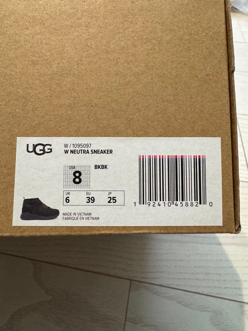 UGG アグ　ブラック スニーカー スリッポン