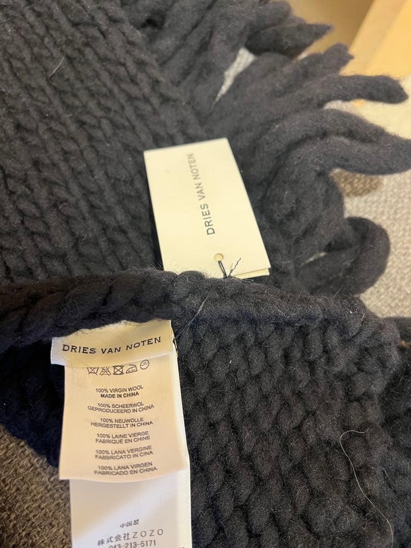DRIES VAN NOTEN ブラックマフラー