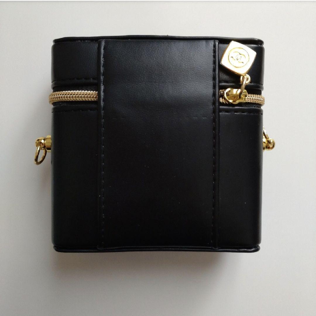 CHANEL ノベルティ チェーン付リップケース
