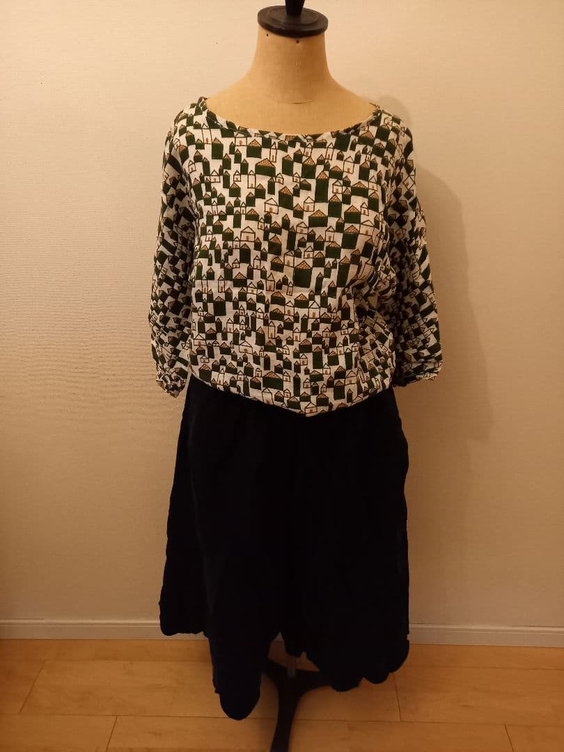 COMMEdesGARCONSスカラップデザインキュロット(濃紺)パンツ