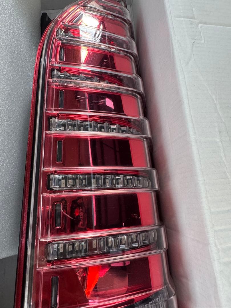 ヴァレンティ テールランプ ハイエース