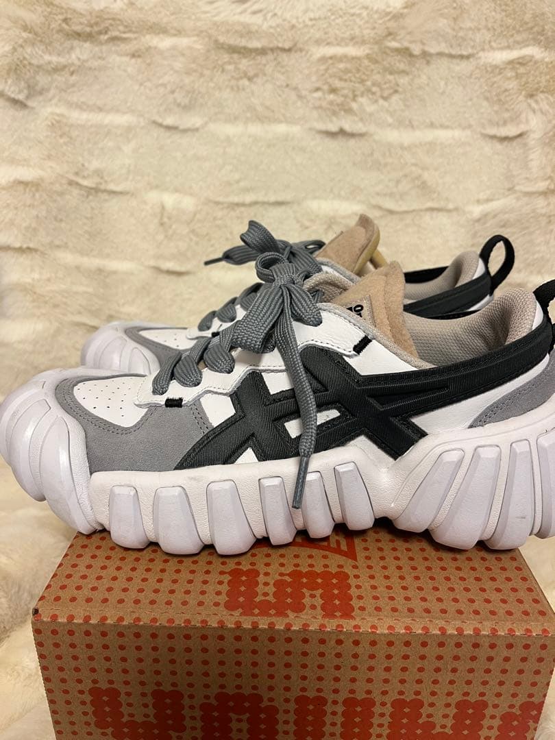美品　ONITSUKA TIGER オニツカタイガーDENTIGRE LS