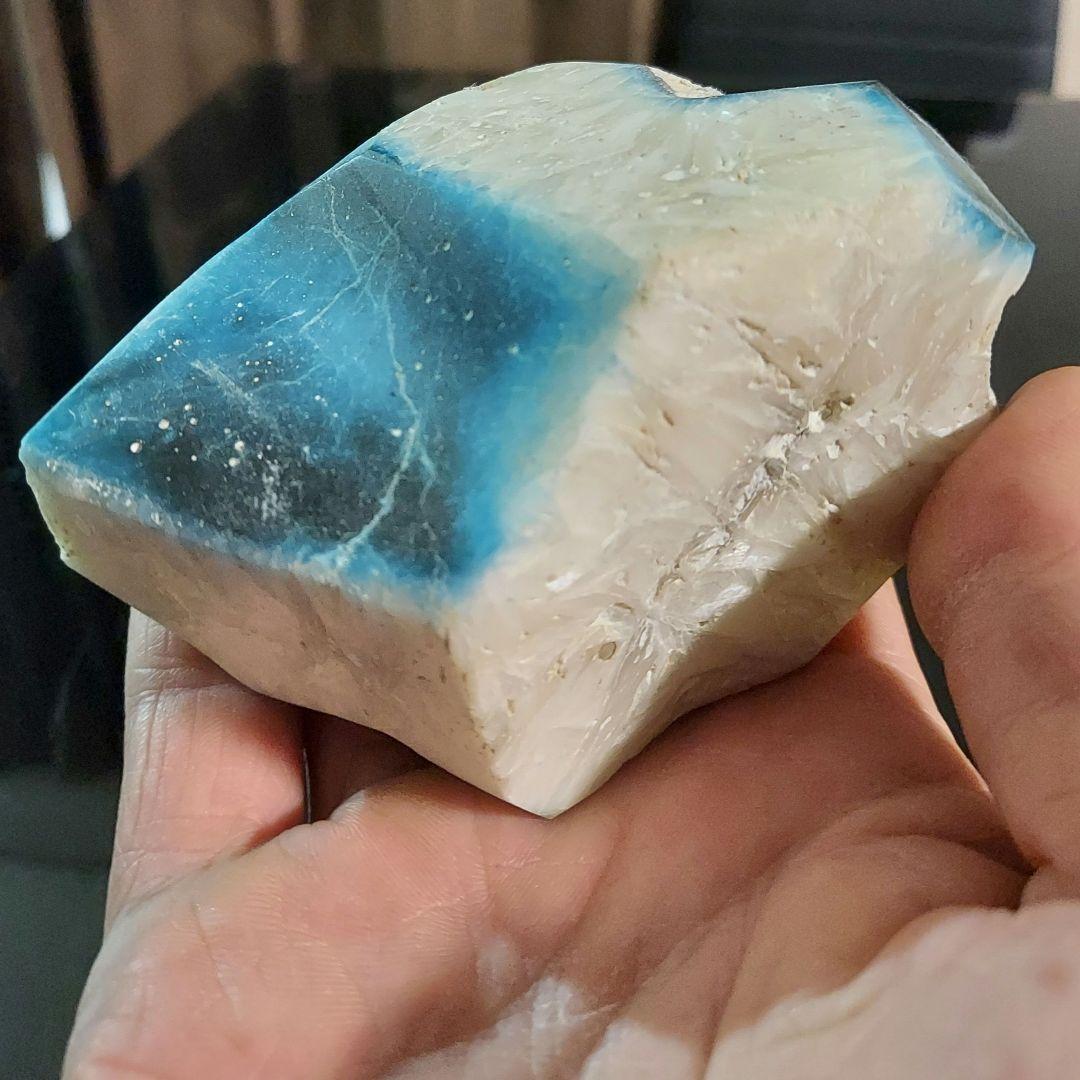 綺麗な色合い♪大きな激レア石 ブルーアイス グレイシアライト 表面磨き 307