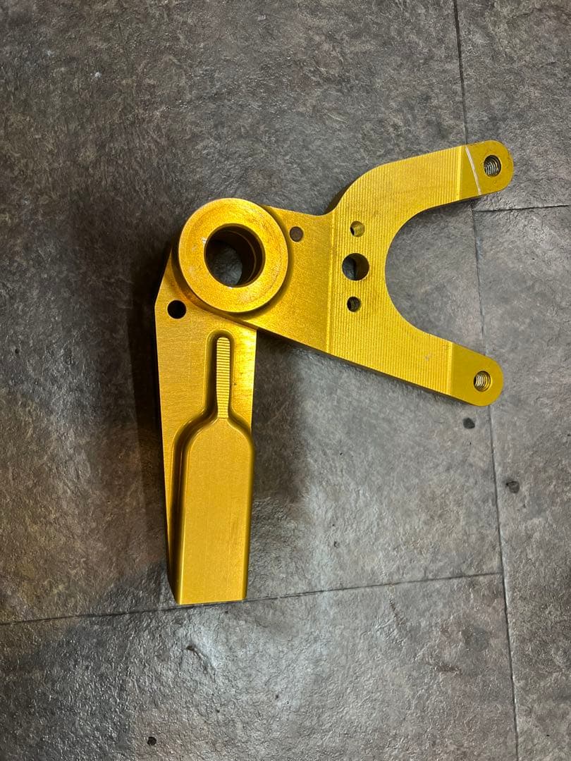 z900RS オーヴァーレーシング ブレーキキャリパーサポート