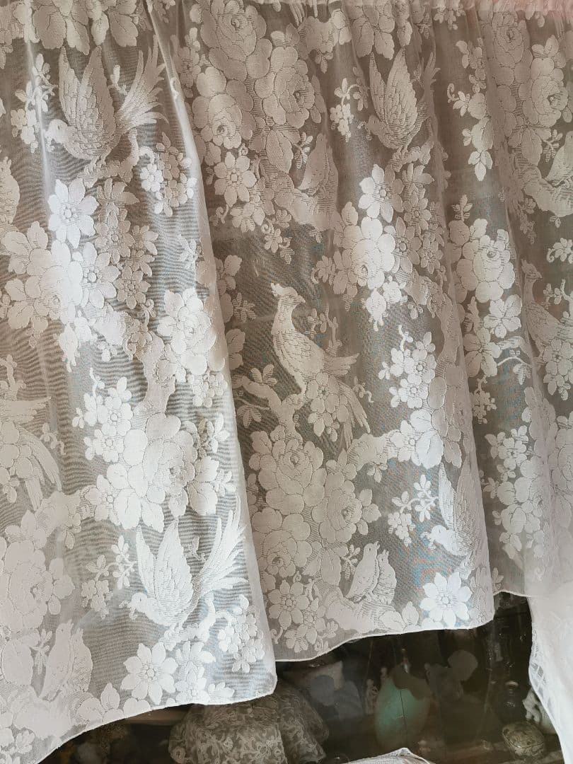 アンティーク ノッティンガムマドラスレース 餌やり鳥の親子 薔薇紋カーテンパネル