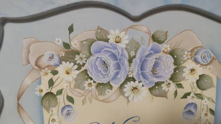 トールペイント作品　大理石の地模様　ブルーの薔薇　welcomeボード