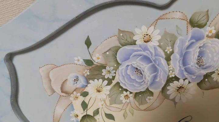 トールペイント作品　大理石の地模様　ブルーの薔薇　welcomeボード