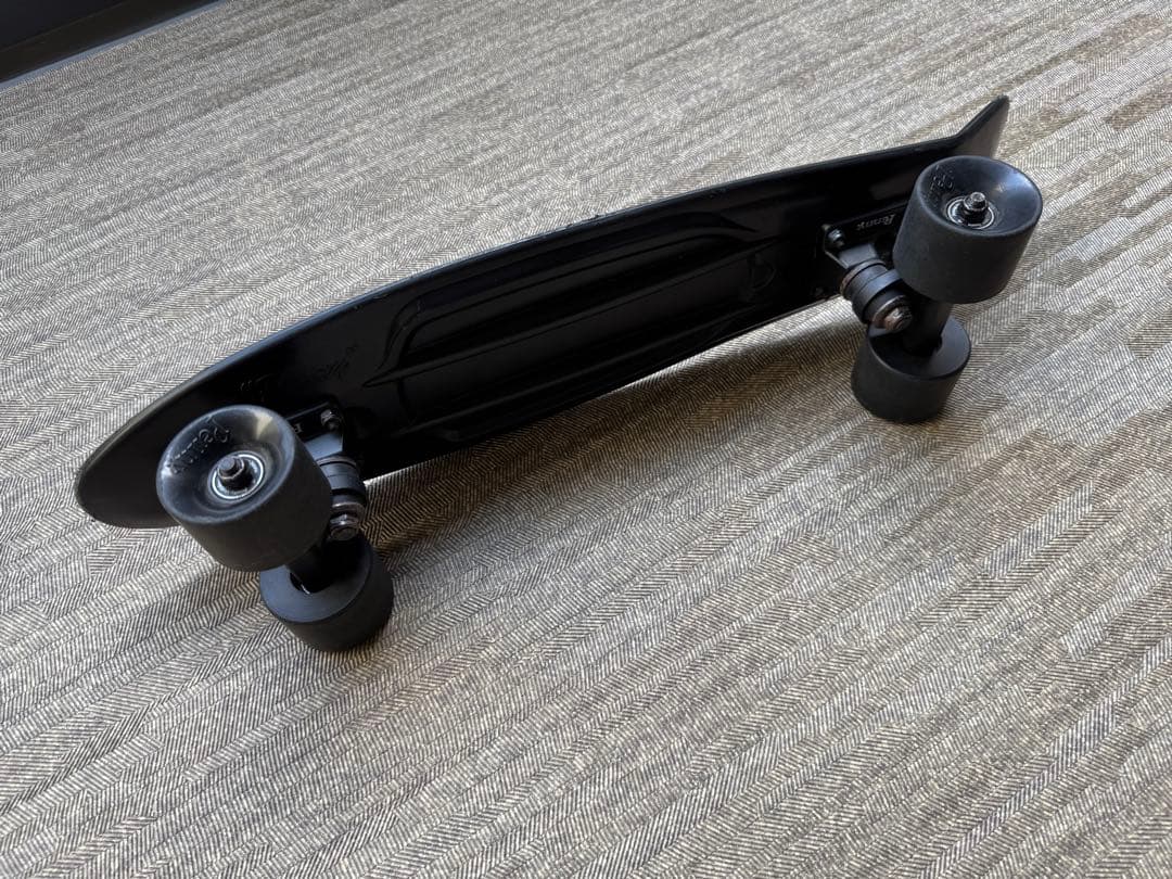 ペニースケートボード　penny 22\" ブラックアウト