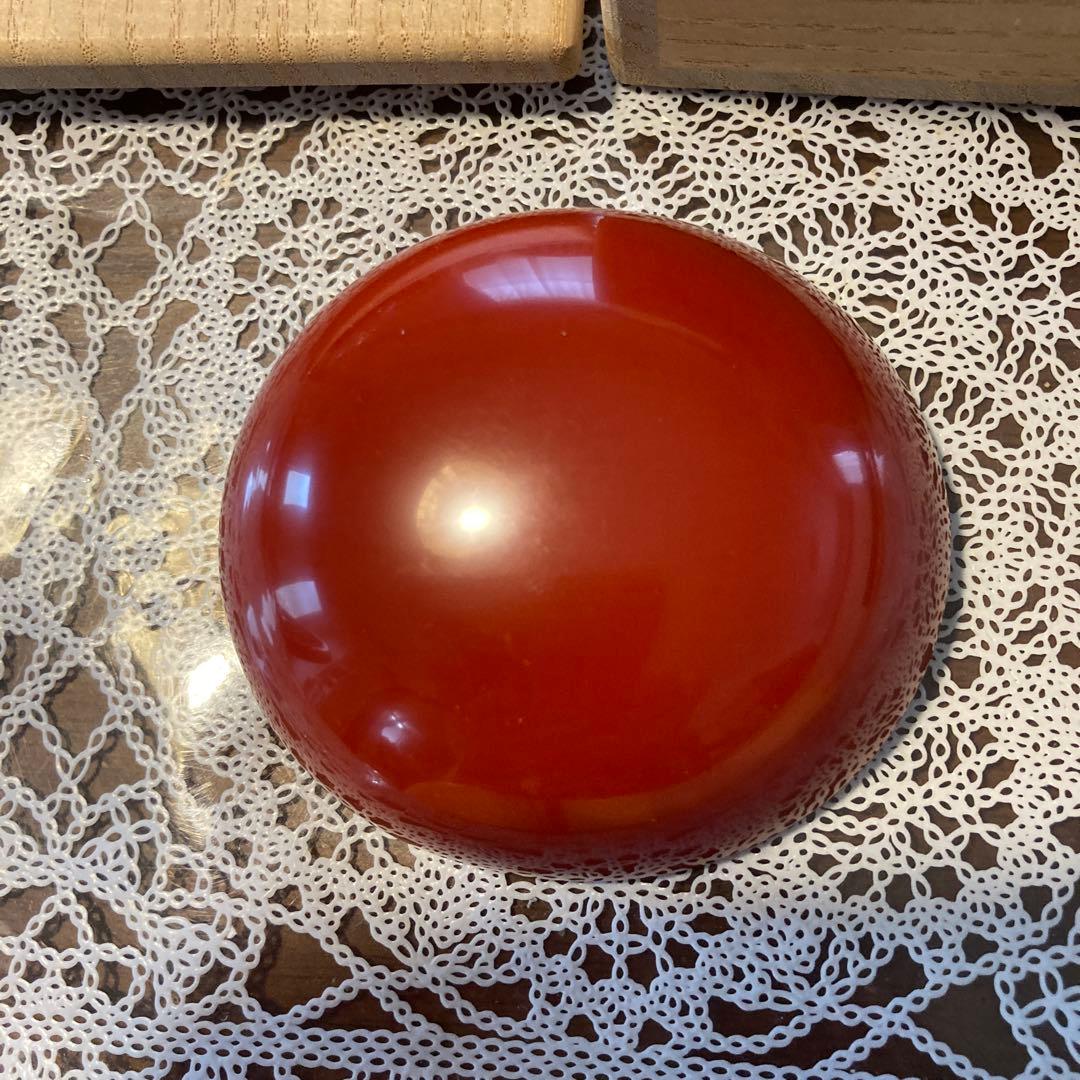 鈴木睦美 氏作　漆器 浅い朱盃　木箱付き