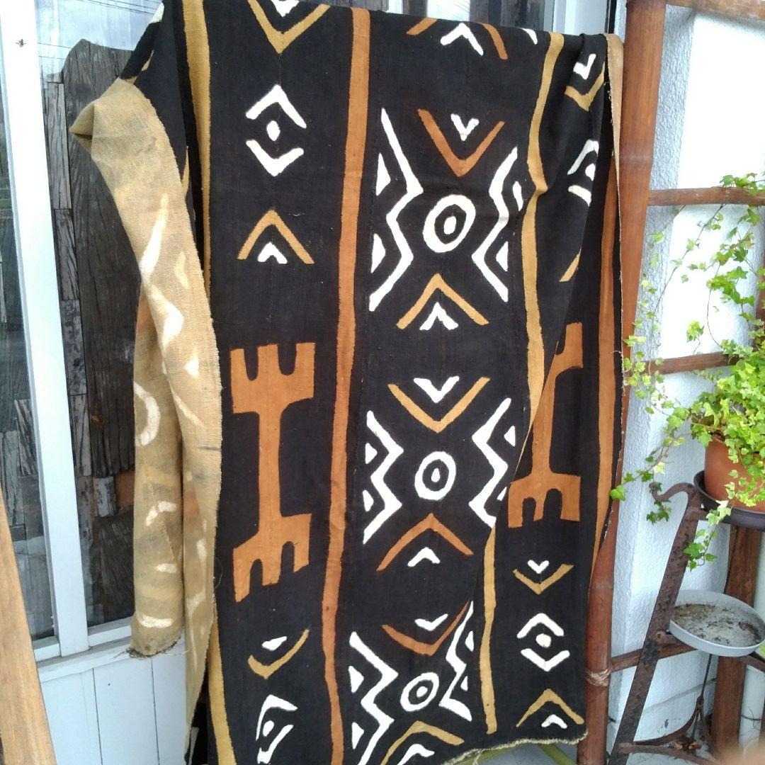 アフリカ　マリ共和国　ボゴラン　手織り8枚はぎ　手梁め　泥染め　臈纈染　クロス