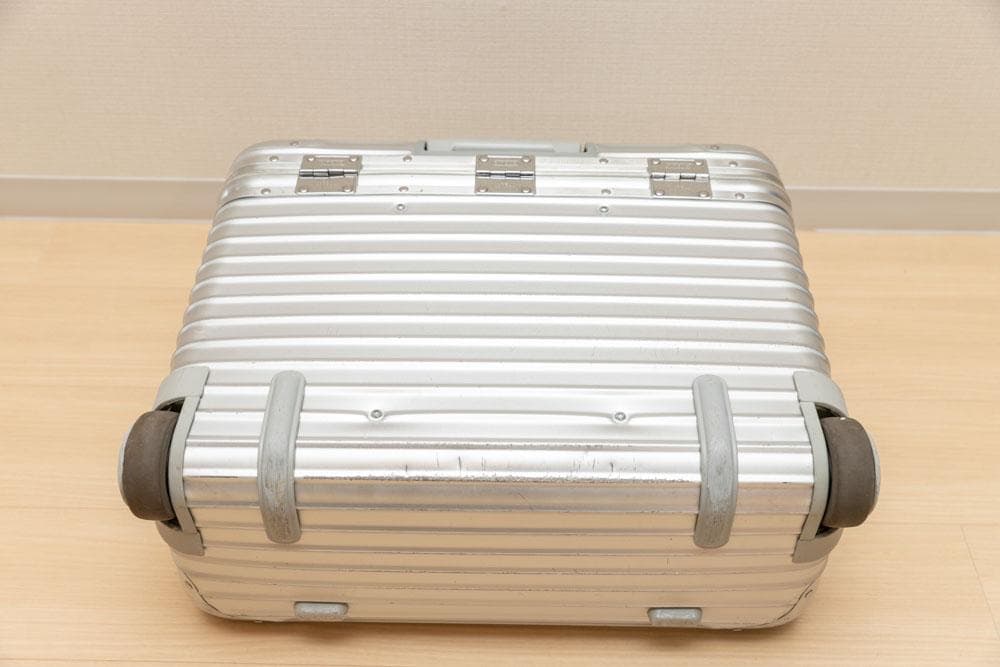 リモワ　パイロット　トロリー2輪 29L機内持込できます カナダ製