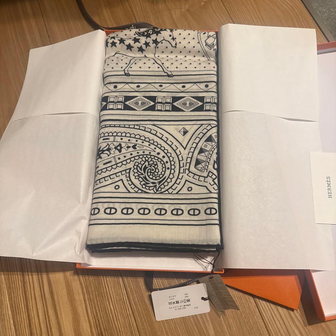 HERMES エルメス　カシシル　シュヴァル・ドゥ・クール・バンダナ　白黒