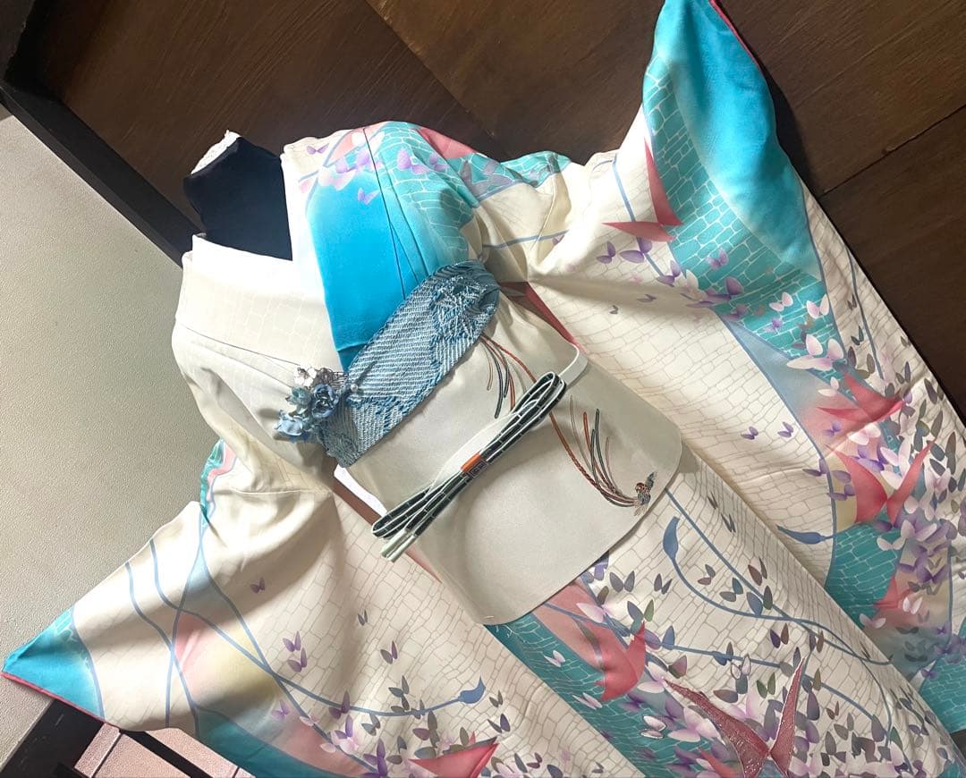 振袖 フルセット6点Ｌサイズ刺繍　舞蝶文　暈し染め　銀彩　正絹