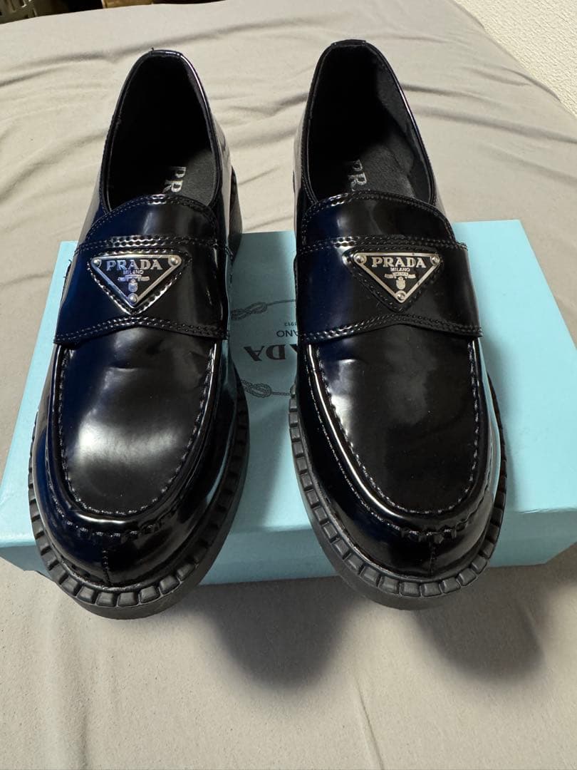 PRADA 黒 ローファー 合成皮革