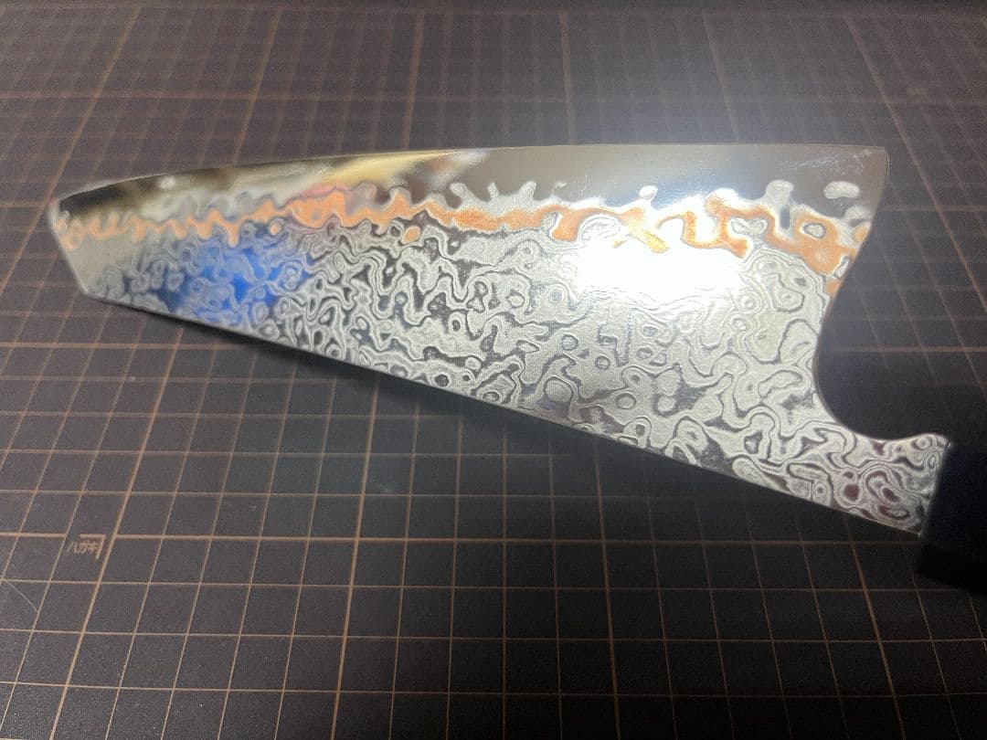 Ｖ金10号 有色 ダマスカス 55層切付牛刀包丁 両水牛三本銀巻八角黒檀柄 包丁