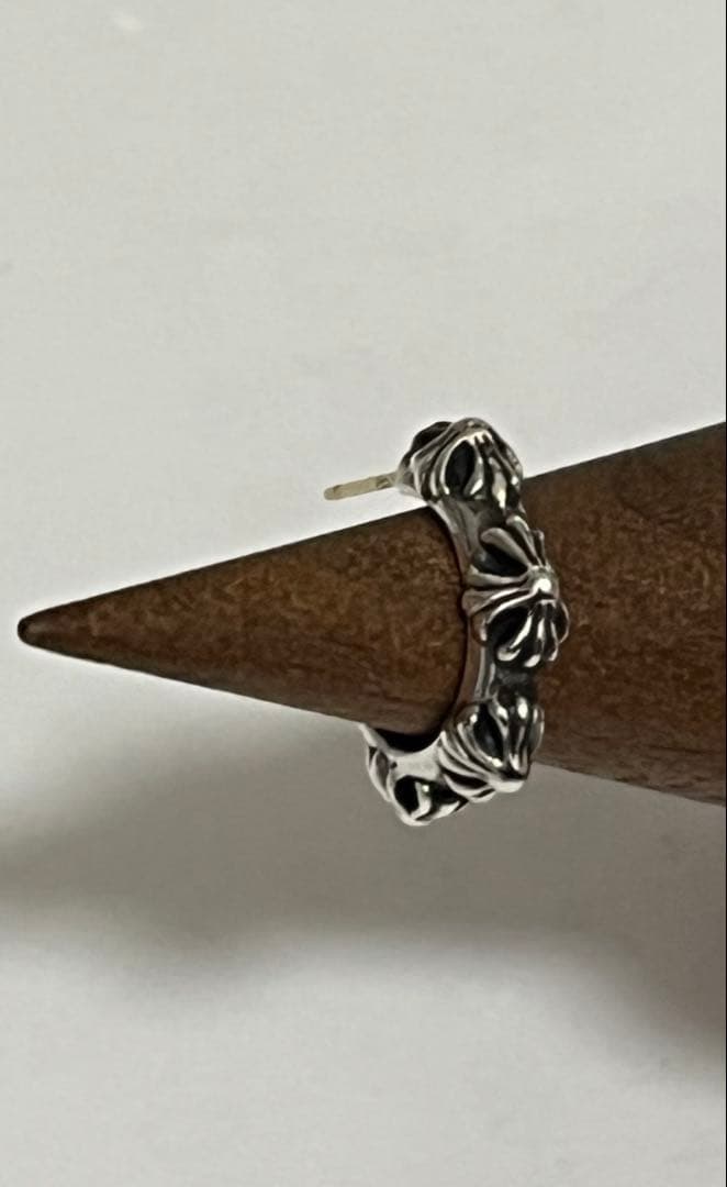 クロムハーツ クロスバンドフープ シルバーピアス
