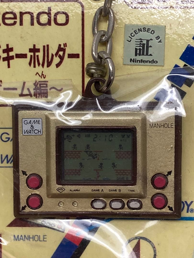 Nintendo 歴代ハードキーホルダー 〜携帯ゲーム編〜 全５種セット販売