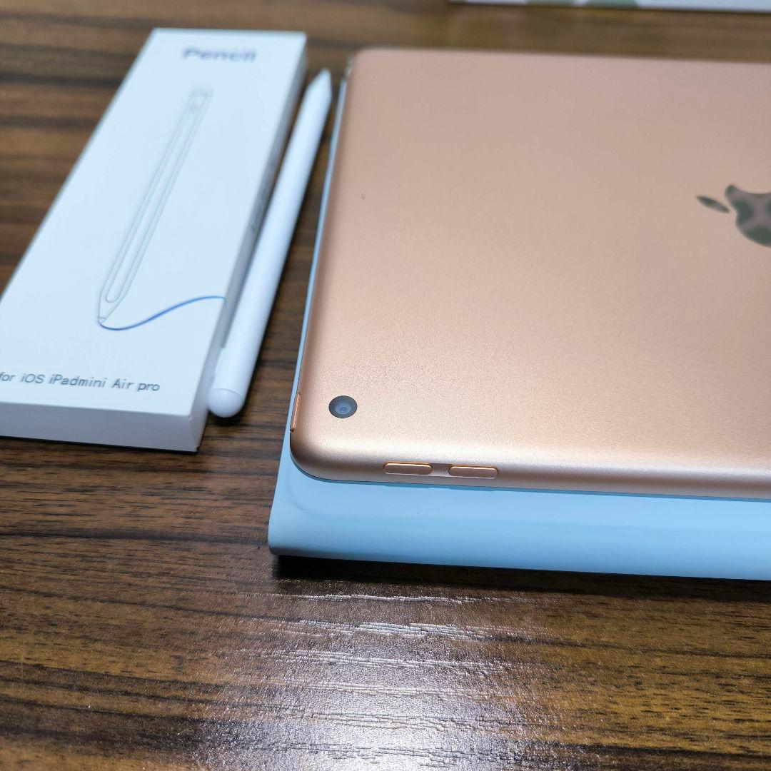 iPad 第7世代 Wi-Fi 128GB ケースとキーボード、タッチペン