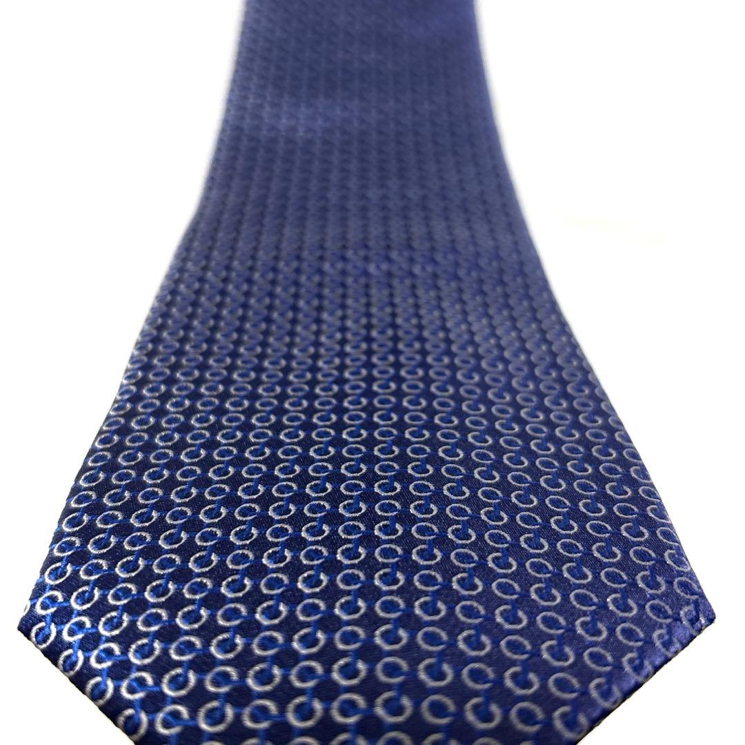 新品タグ付　サルヴァトーレフェラガモ　ネクタイ　ネイビー　シルクジャガード