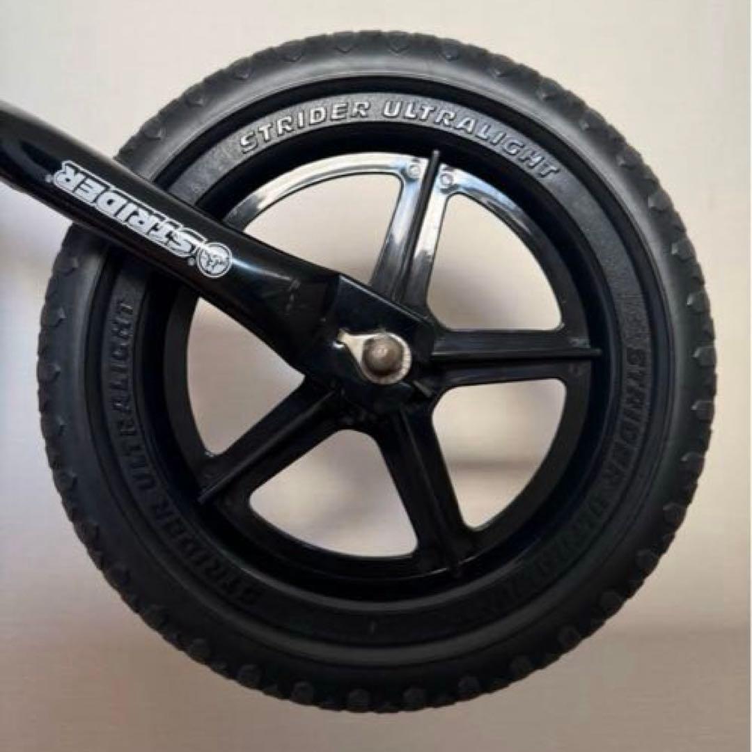 ストライダー　スポーツ　12インチ　新品純正品スタンド付き