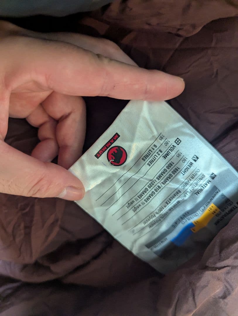 美品マムート寝袋AJUNGILAK IGLOO 3-seasons 195L