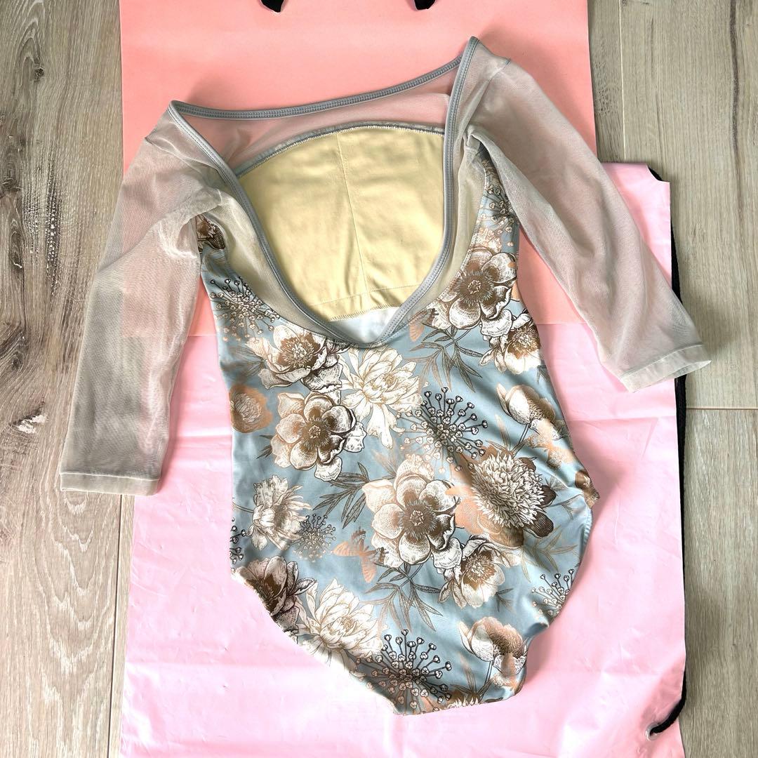 unoa レオタード