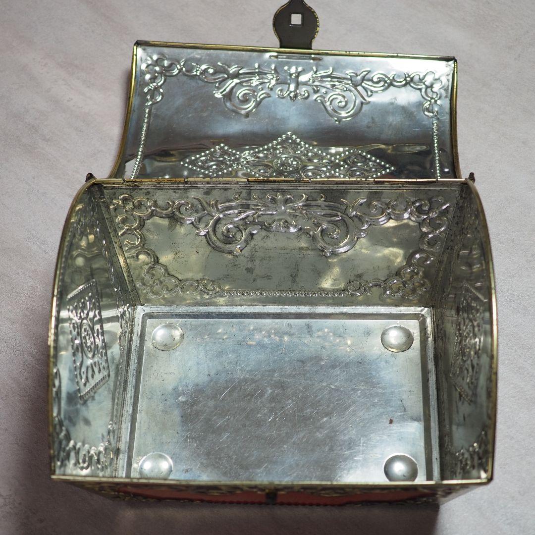 ヴィンテージ　ビスケット缶　宝箱　宝物ボックス　小物入れ　収納　ヴィンテージ