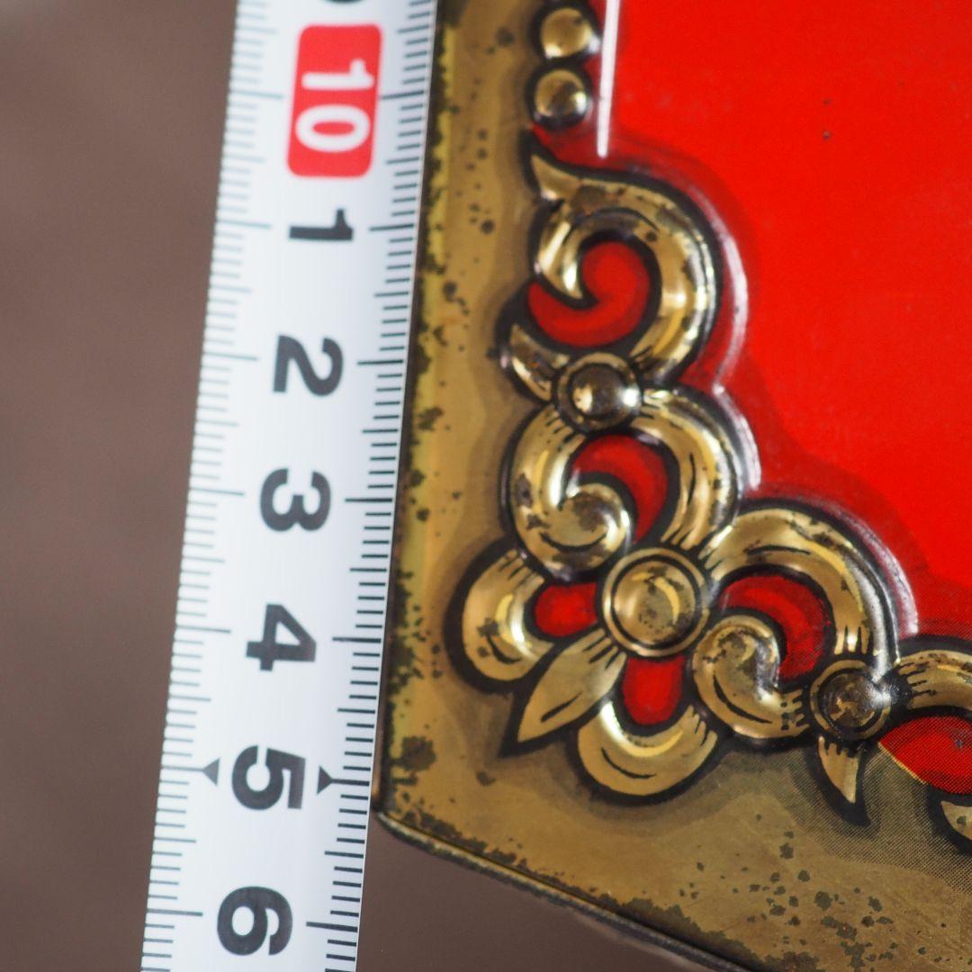 ヴィンテージ　ビスケット缶　宝箱　宝物ボックス　小物入れ　収納　ヴィンテージ