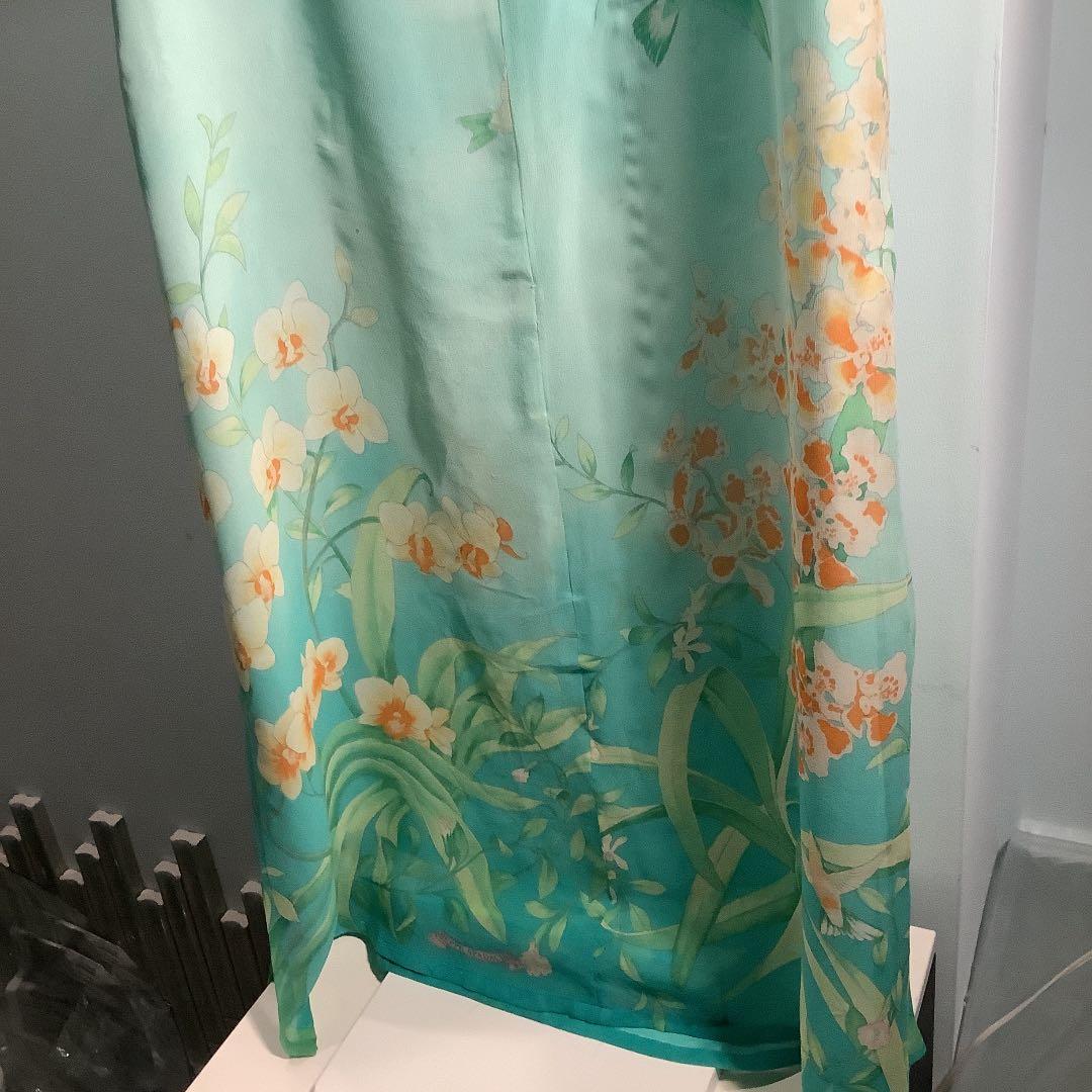 SPADACINI    のシルク100％の大変洗練されたワンピースです。