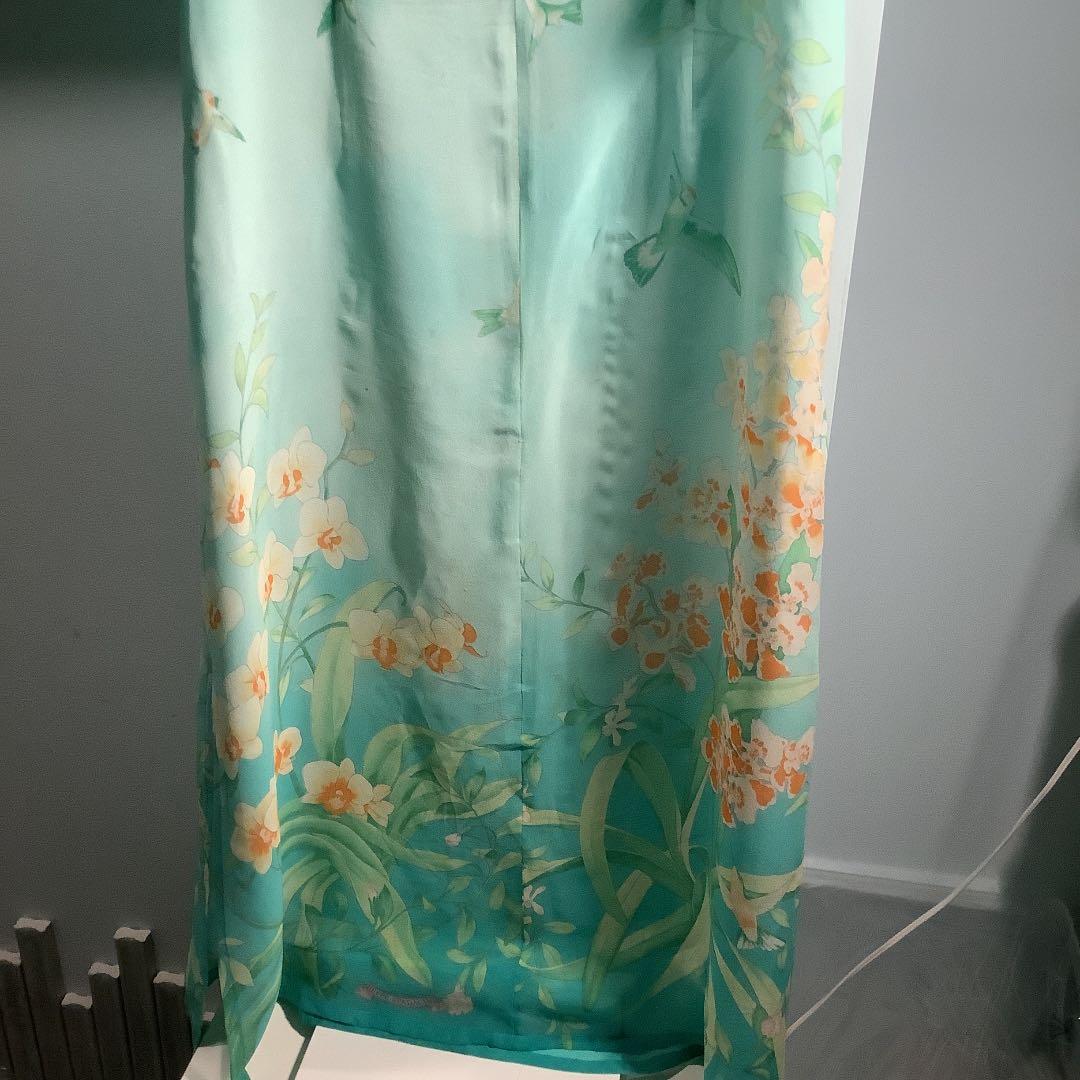 SPADACINI    のシルク100％の大変洗練されたワンピースです。