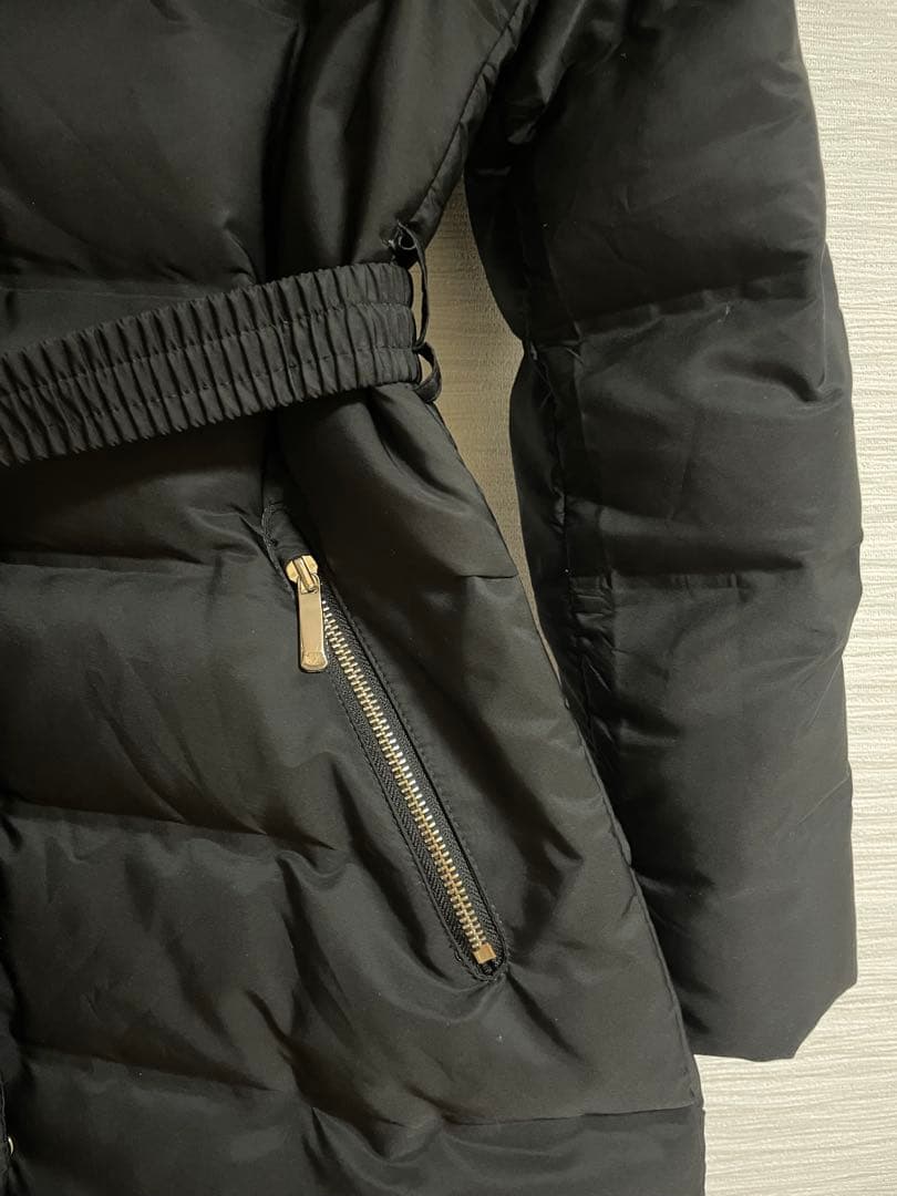 ZARA ベルト付きブラックダウンジャケット ファー付き　セミロング