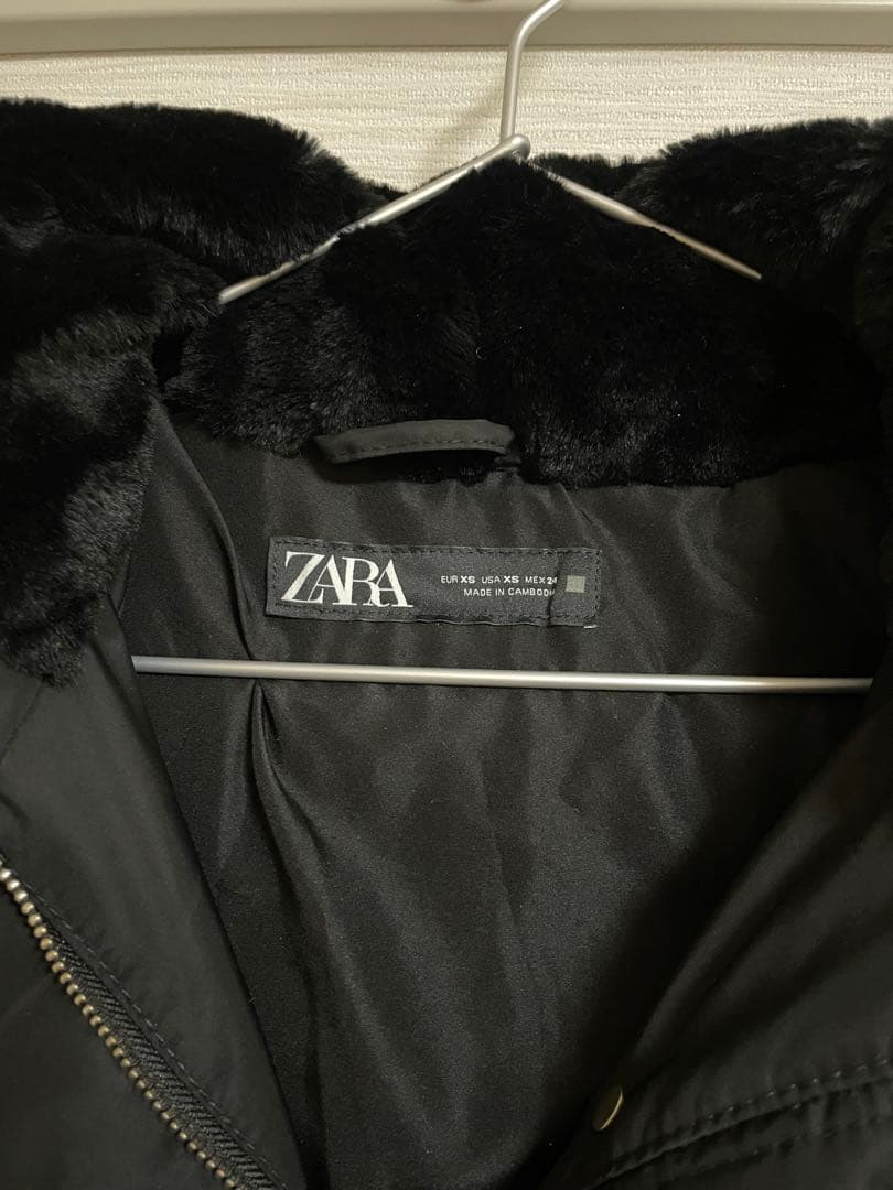 ZARA ベルト付きブラックダウンジャケット ファー付き　セミロング