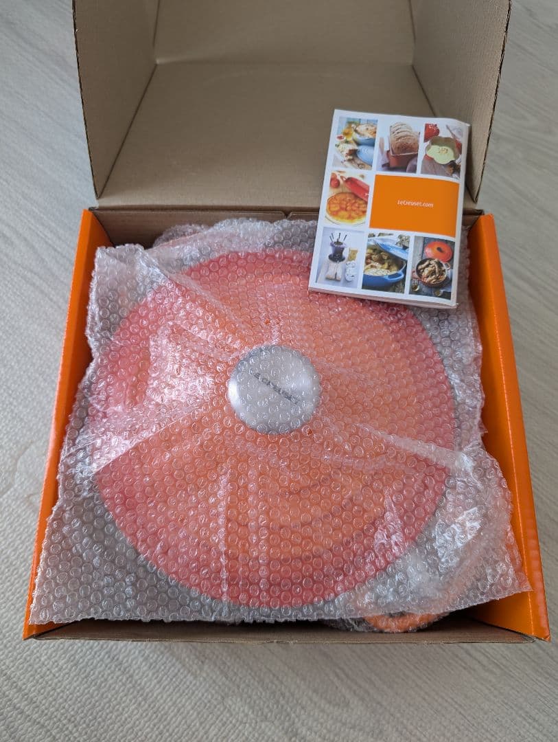 ル・クルーゼ ココット・ロンド 24cm オレンジ (シルバーツマミ) 鍋