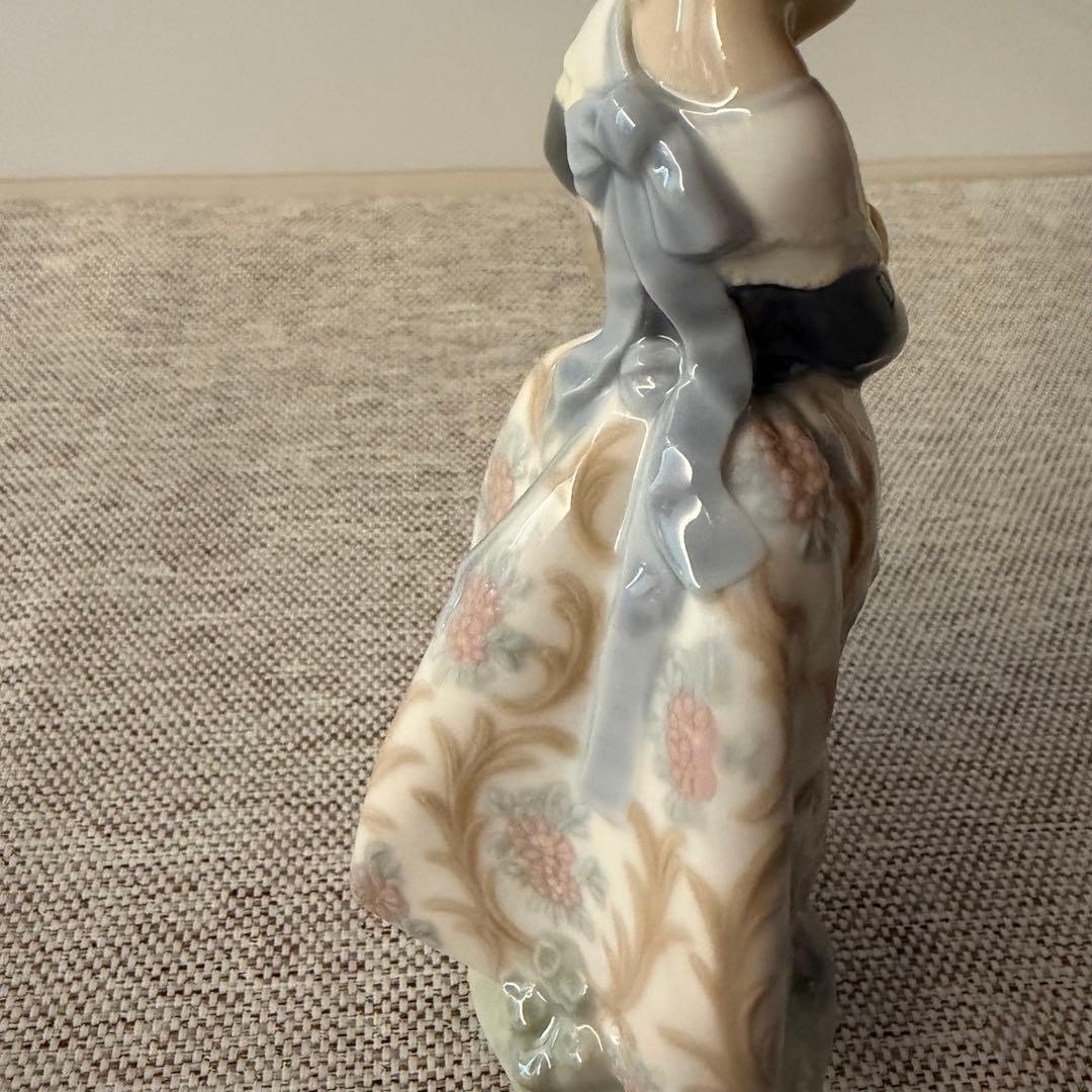リヤドロ LLADRO バレンシアの少女 オレンジがいっぱい 箱無発送