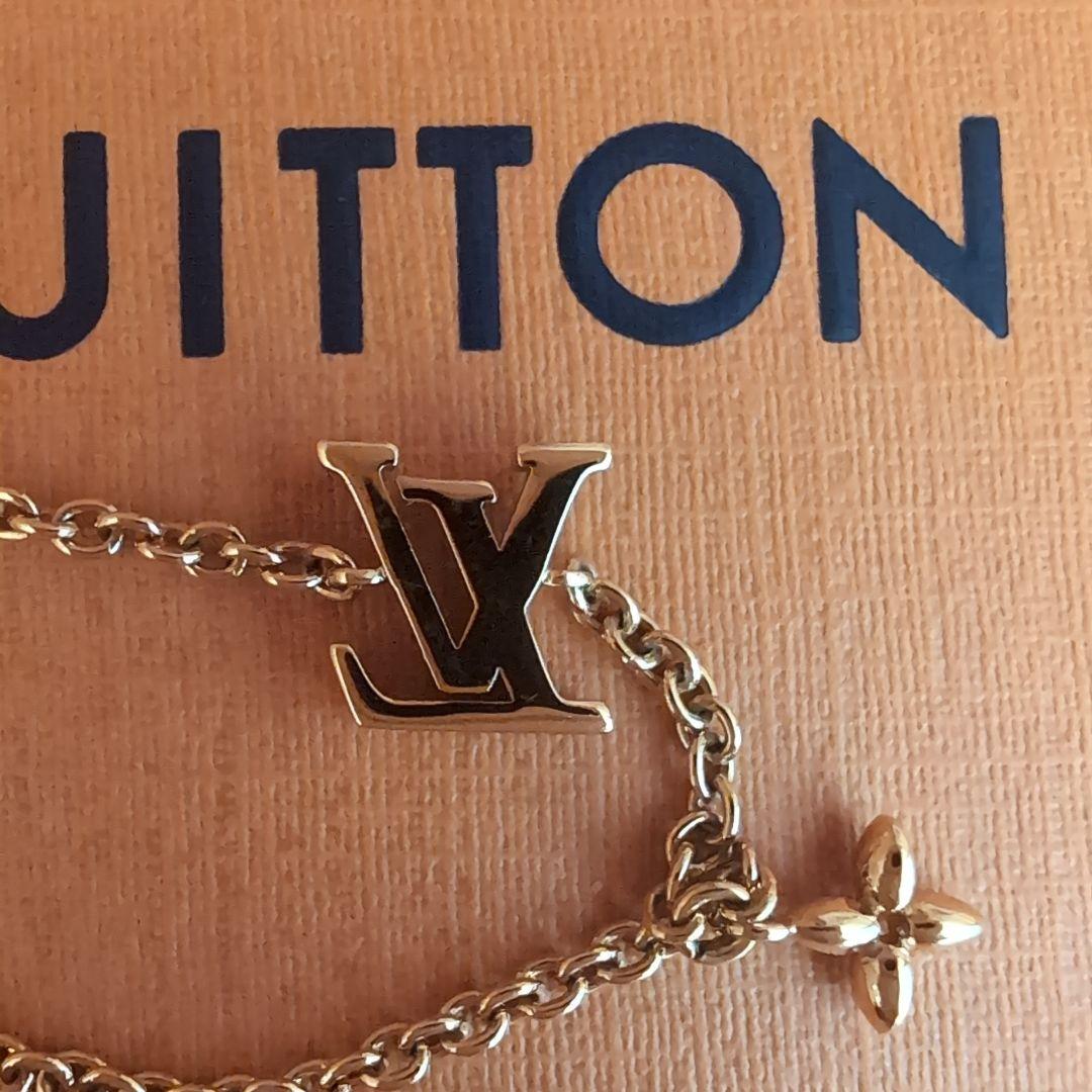 LOUIS VUITTON ロゴチャーム ブレスレット