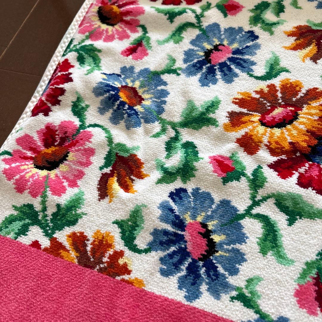 未使用　FEILER スポーツタオル　フェイラー　花柄　ピンク　ホワイト系