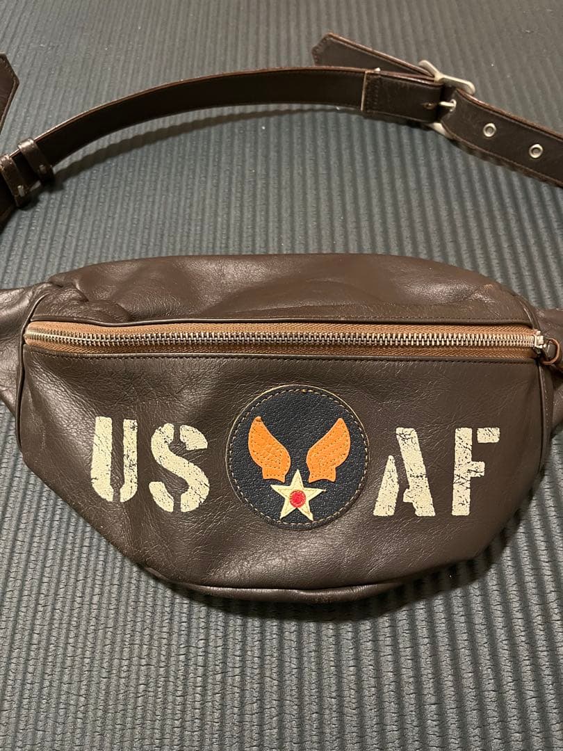 トイズマッコイ　USAF レザー　ウエストポーチ　ボディバッグ　世田谷ベース