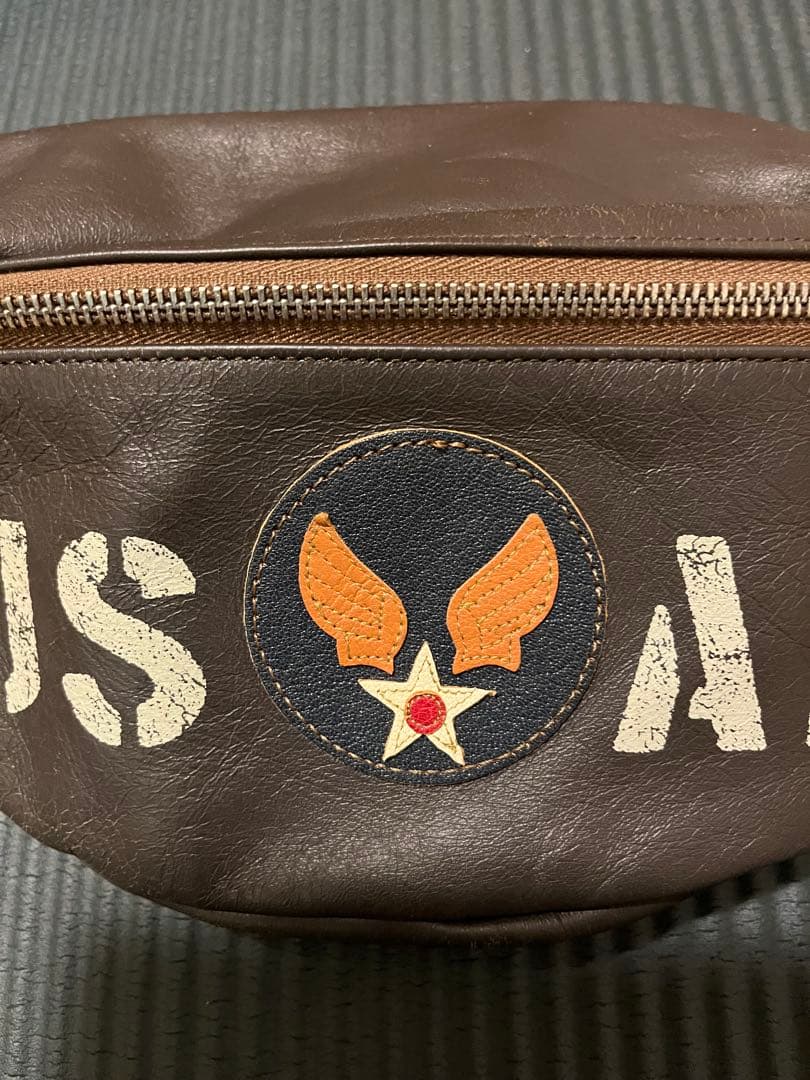 トイズマッコイ　USAF レザー　ウエストポーチ　ボディバッグ　世田谷ベース