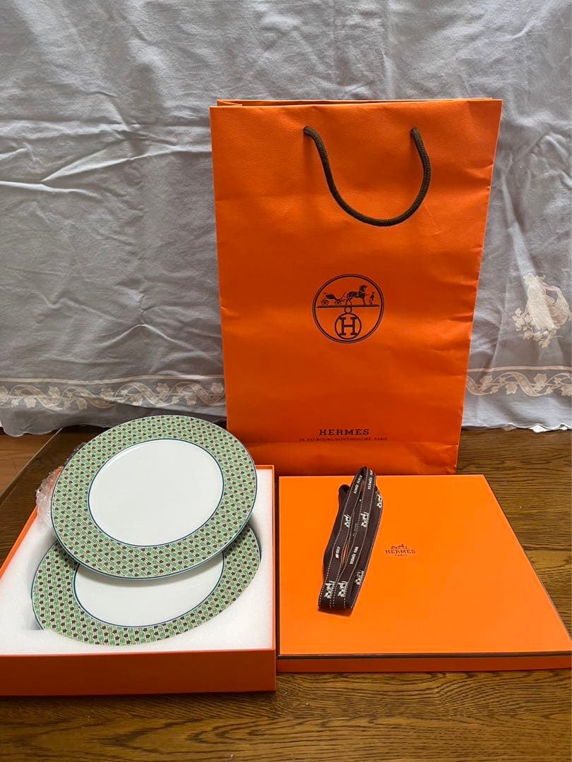 エルメス　プレート(箱、リボン、袋付き、ペア)