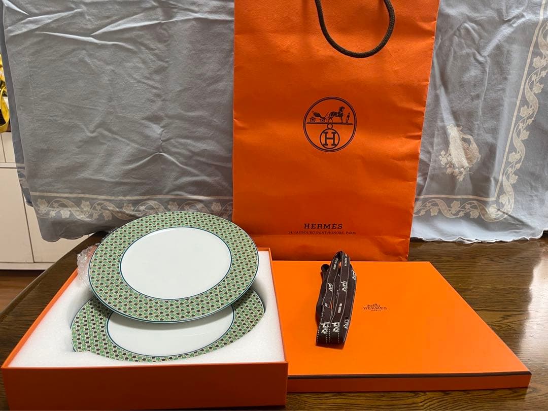 エルメス　プレート(箱、リボン、袋付き、ペア)