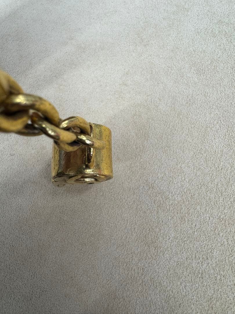 O662 CHANEL シャネル金属製キーリング付きホイッスル