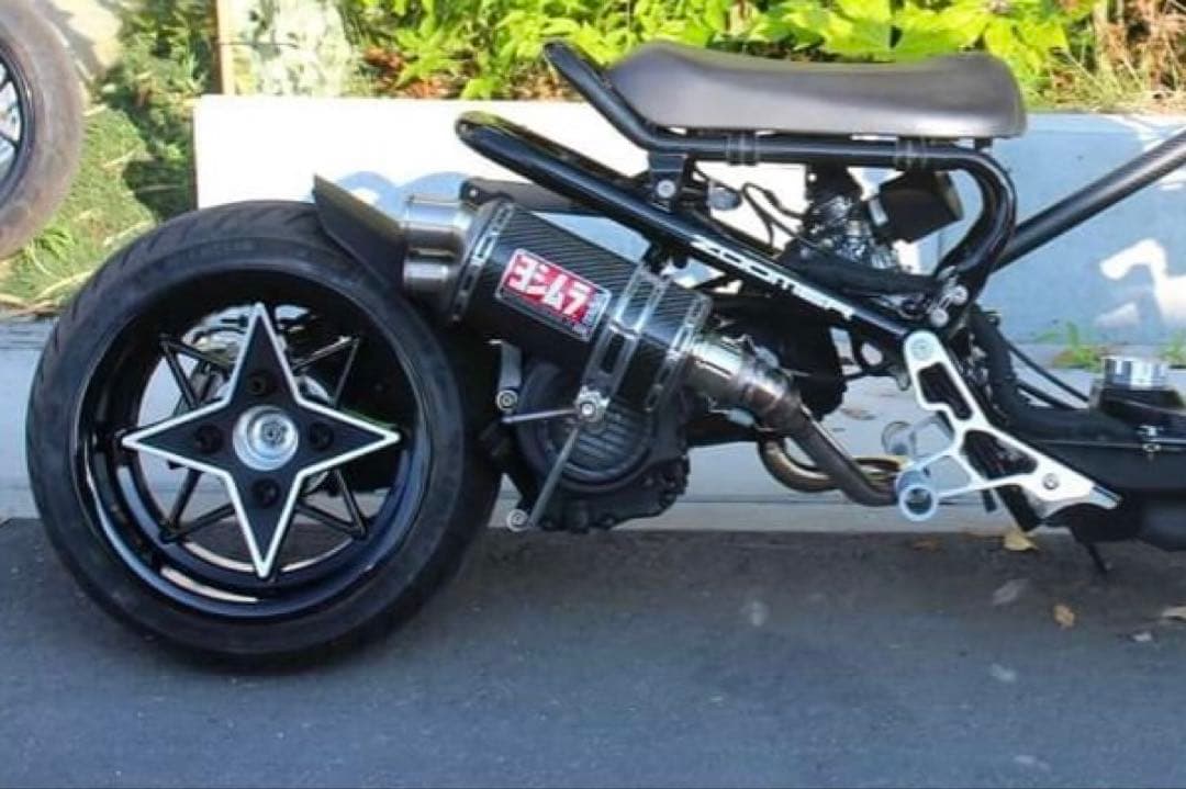ズーマー　太足　スターシャーク風 タイプ 13インチ 7J オフセット 0